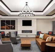 La Quinta Inn & Suites by Wyndham Denton - University Drive hotel detail image 4