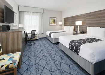 La Quinta Inn & Suites by Wyndham Denton - University Drive hotel thumbnail 8