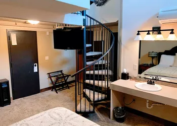 Iowa House hotel thumbnail 7