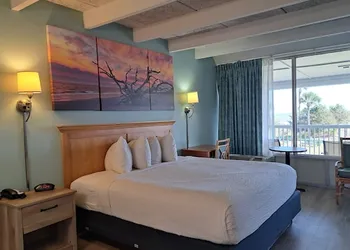 Days Inn & Suites by Wyndham Jekyll Island hotel thumbnail 5