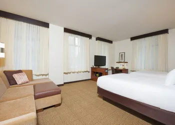 Hyatt Place Des Moines/Downtown hotel thumbnail 5