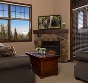 Glacier Mountaineer Lodge hotel detail image 4