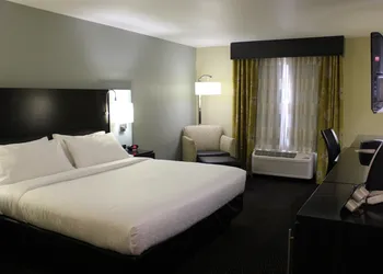 Holiday Inn Express Hotel & Suites Marion Northeast by IHG hotel thumbnail 3