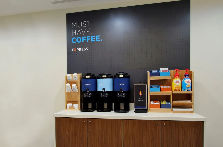 Holiday Inn Express Hotel & Suites Marion Northeast by IHG hotel detail image 6