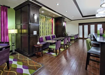 Hampton Inn Beeville hotel thumbnail 3