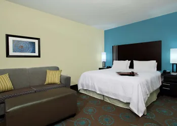 Hampton Inn Beeville hotel thumbnail 8