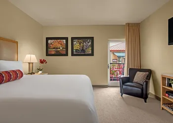 Inn at the 5th hotel thumbnail 4