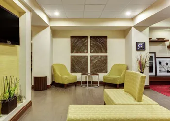 Hampton Inn Ozark hotel thumbnail 2