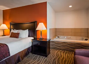 Best Western Plus Corning Inn hotel thumbnail 6