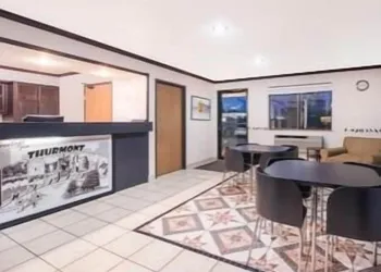 Super 8 by Wyndham Thurmont hotel thumbnail 2