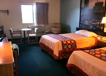 Super 8 by Wyndham Thurmont hotel thumbnail 5