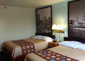 Super 8 by Wyndham Thurmont hotel thumbnail 7