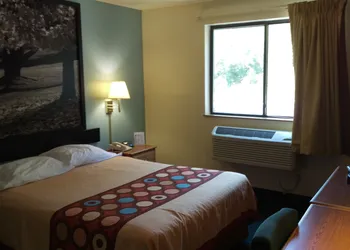 Super 8 by Wyndham Thurmont hotel thumbnail 8