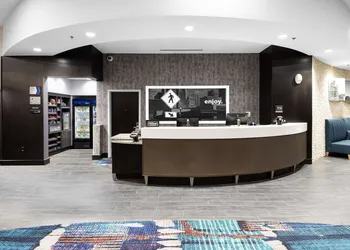 Hampton Inn & Suites Raleigh Downtown hotel thumbnail 8