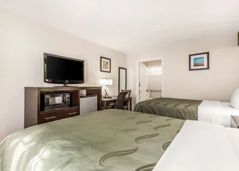 Quality Inn Lancaster hotel thumbnail 8