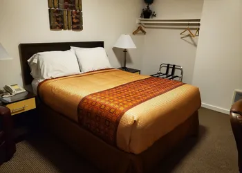 Motel West hotel thumbnail 4