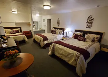 Motel West hotel thumbnail 6