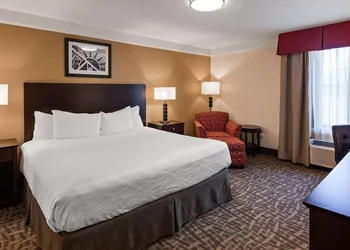 Best Western Plus Peoria hotel thumbnail 4