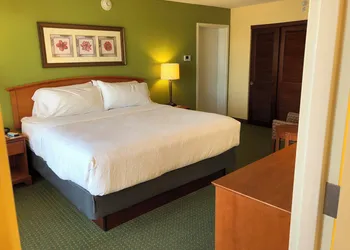 Holiday Inn & Suites Clearwater Beach by IHG hotel thumbnail 4