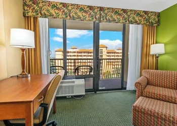 Holiday Inn & Suites Clearwater Beach by IHG hotel thumbnail 7
