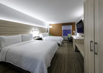 Holiday Inn Express Hotel & Suites Petersburg-Dinwiddie by IHG hotel thumbnail 2