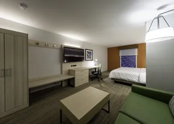 Holiday Inn Express Hotel & Suites Petersburg-Dinwiddie by IHG hotel thumbnail 4