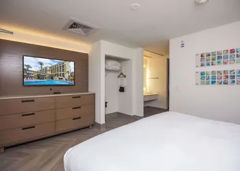 Sirata Beach Resort St Pete Beach hotel thumbnail 4