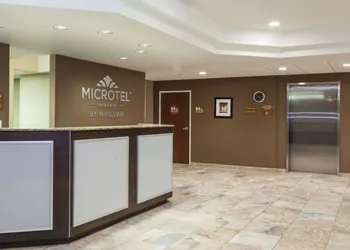 Microtel Inn & Suites by Wyndham Wheeler Ridge hotel thumbnail 2