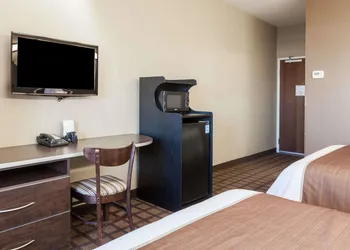 Microtel Inn & Suites by Wyndham Wheeler Ridge hotel thumbnail 7