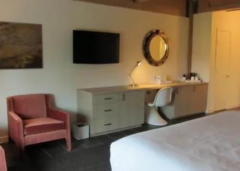 Harbor House Hotel and Marina at Pier 21 hotel thumbnail 4