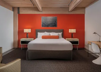 Harbor House Hotel and Marina at Pier 21 hotel thumbnail 6