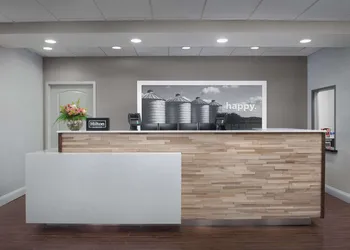 Hampton Inn Statesboro hotel thumbnail 3