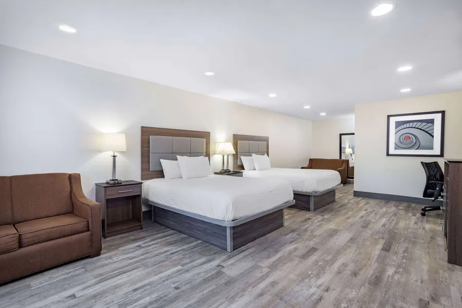 Ramada by Wyndham Hendersonville hotel detail image 6