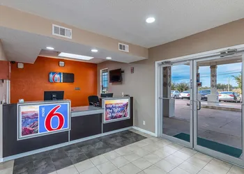 Motel 6 Waxahachie, TX hotel thumbnail 2