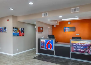 Motel 6 Waxahachie, TX hotel thumbnail 4