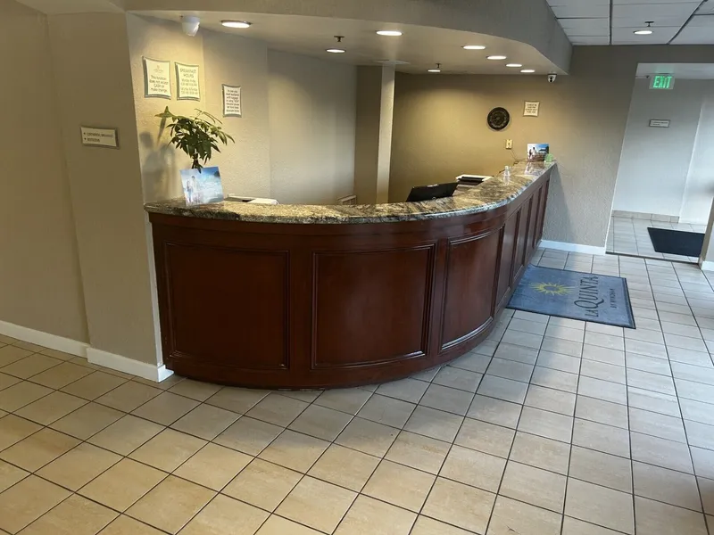 La Quinta Inn & Suites by Wyndham Stamford / New York City hotel detail image 2