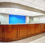 La Quinta Inn & Suites by Wyndham Stamford / New York City hotel detail image 5