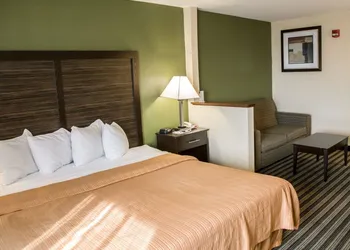 Quality Inn & Suites Loves Park near Rockford hotel thumbnail 6