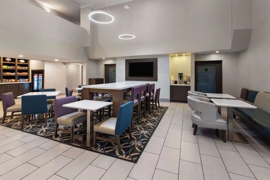 La Quinta Inn & Suites by Wyndham North Orem hotel detail image 2