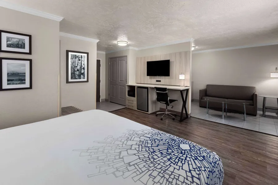 La Quinta Inn & Suites by Wyndham North Orem hotel detail image 6