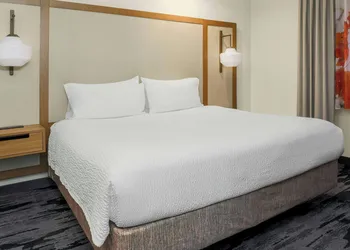 Fairfield Inn & Suites by Marriott San Jose Airport hotel thumbnail 6