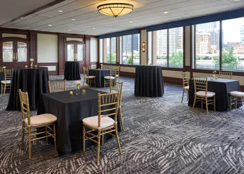 Sheraton Pittsburgh Hotel at Station Square hotel thumbnail 8