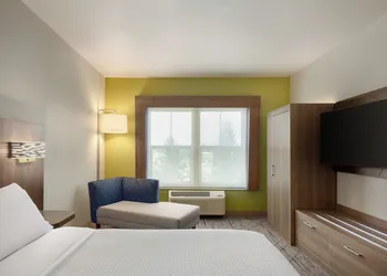Holiday Inn Express West Sacramento by IHG hotel thumbnail 6