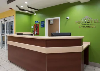 Microtel Inn & Suites by Wyndham Rogers hotel thumbnail 3