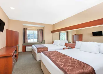 Microtel Inn & Suites by Wyndham Rogers hotel thumbnail 4
