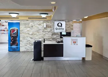 Quality Inn Aurora Denver hotel thumbnail 2