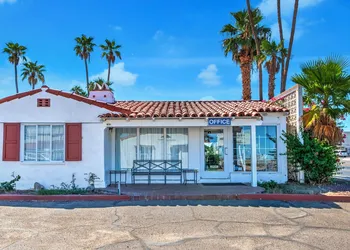 Historic Coronado Motor Hotel by OYO hotel thumbnail 6