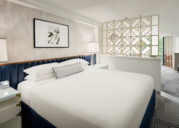 Le Parc at Melrose hotel thumbnail 6