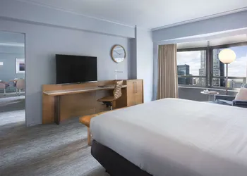 New York Hilton Midtown hotel thumbnail 6
