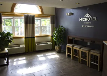 Microtel Inn by Wyndham Victor/Rochester hotel thumbnail 2